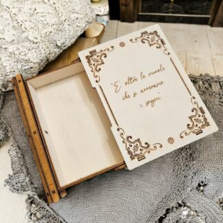 Libro in legno con cassetto porta Gioie