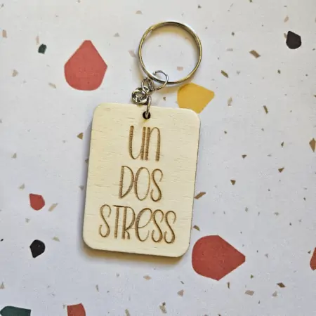 Portachiavi in Legno "Un Dos Stress"