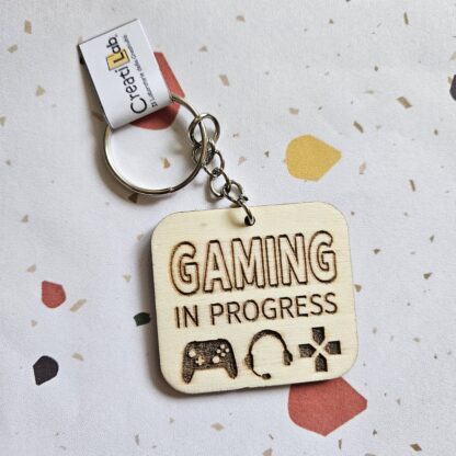 Portachiavi in Legno "Gaming in Progress"  