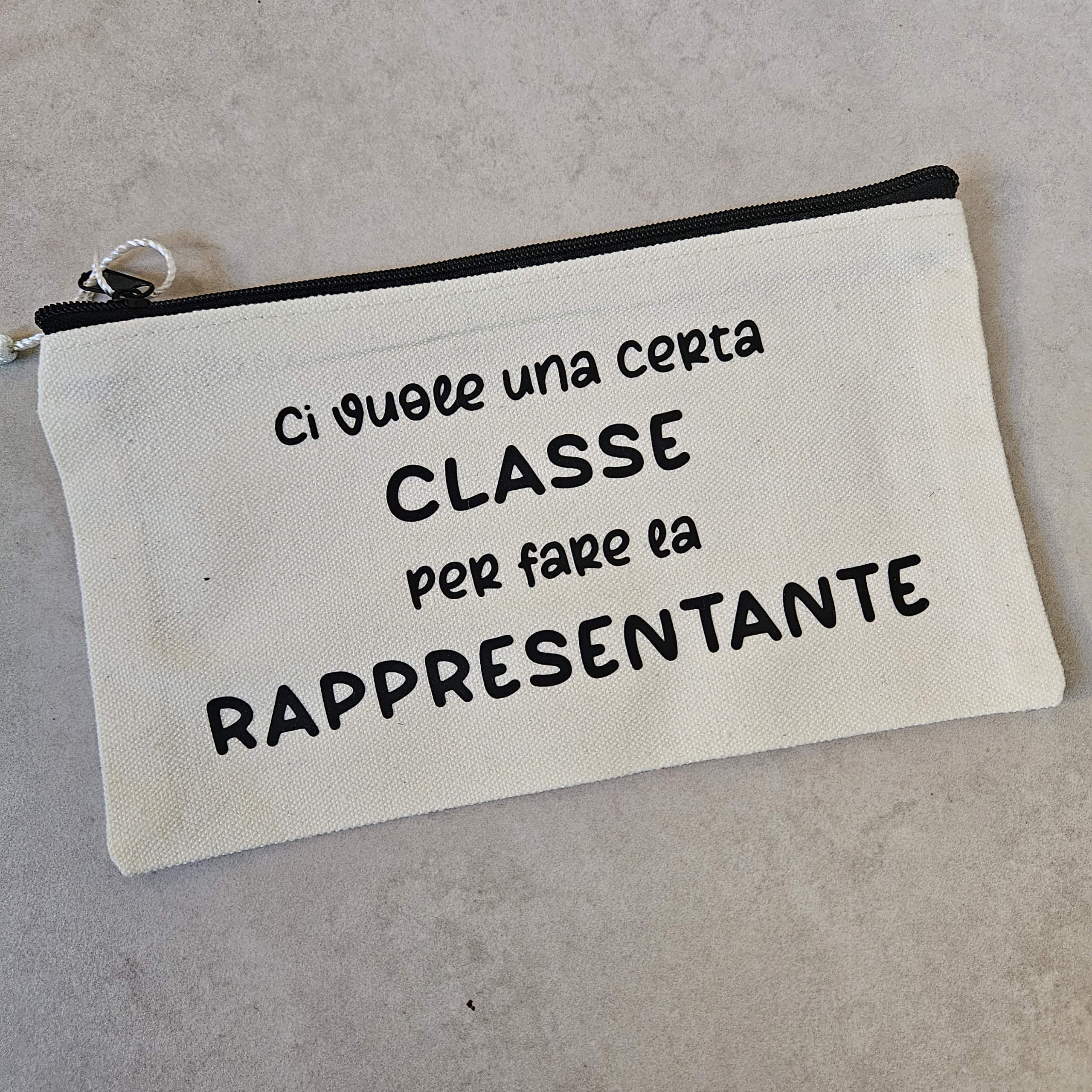 Pochette personalizzata "Ci vuole una certa CLASSE per fare la Rappresentante"