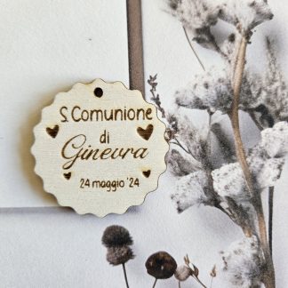 Tag rotondo con onde "S. Comunione di" con cuoricini  