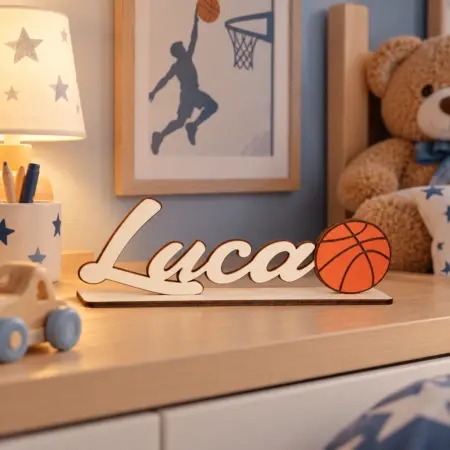 Nome con Base da Appoggio e Palla da Basket