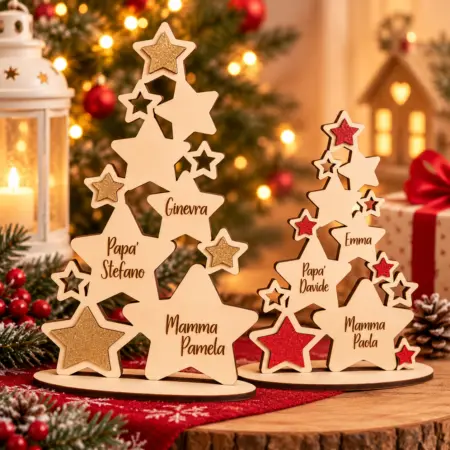 Albero di Natale in legno con stelline e nomi personalizzati