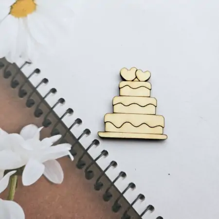 Sagoma in legno Torta nuziale cuori