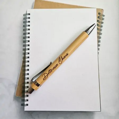 Penna in Bamboo con incisione Laurea