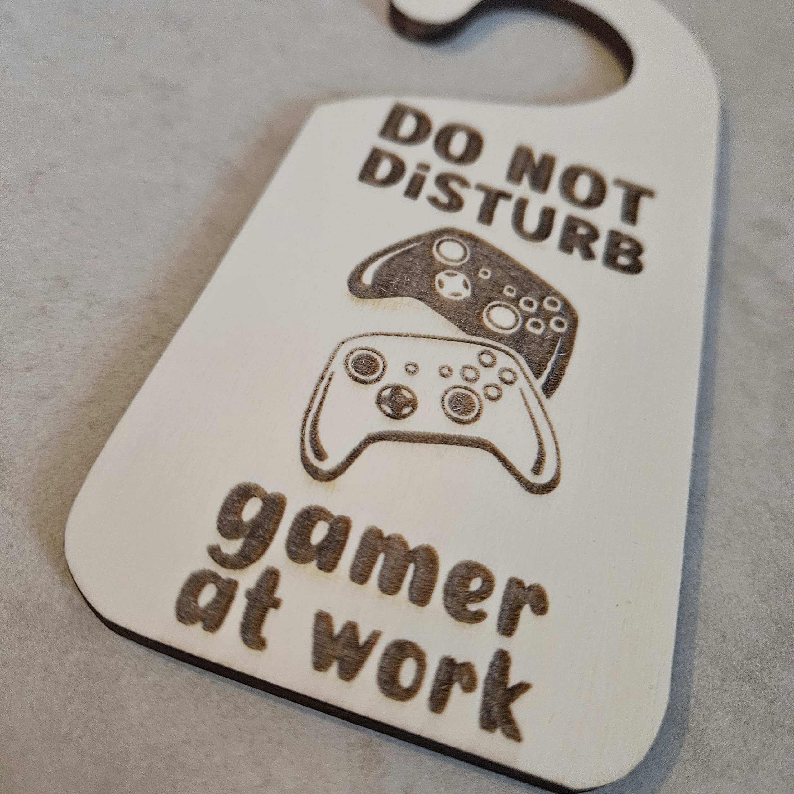 Fuori porta in Legno "Do Not Disturb, Gamer at work" - immagine 2