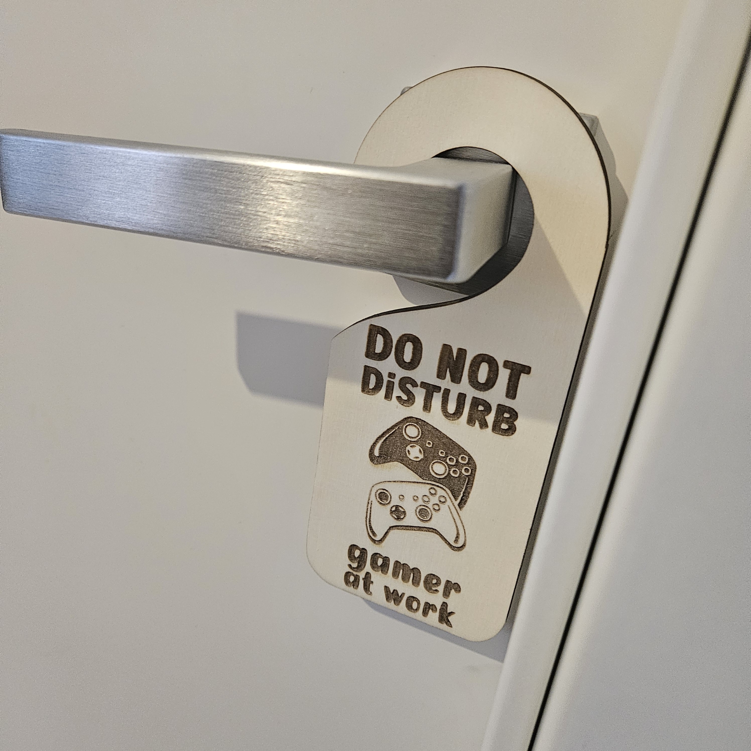 Fuori porta in Legno "Do Not Disturb, Gamer at work" - immagine 3