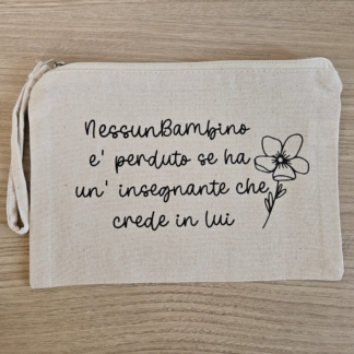 Pochette personalizzata "Nessun Bambino è perduto"
