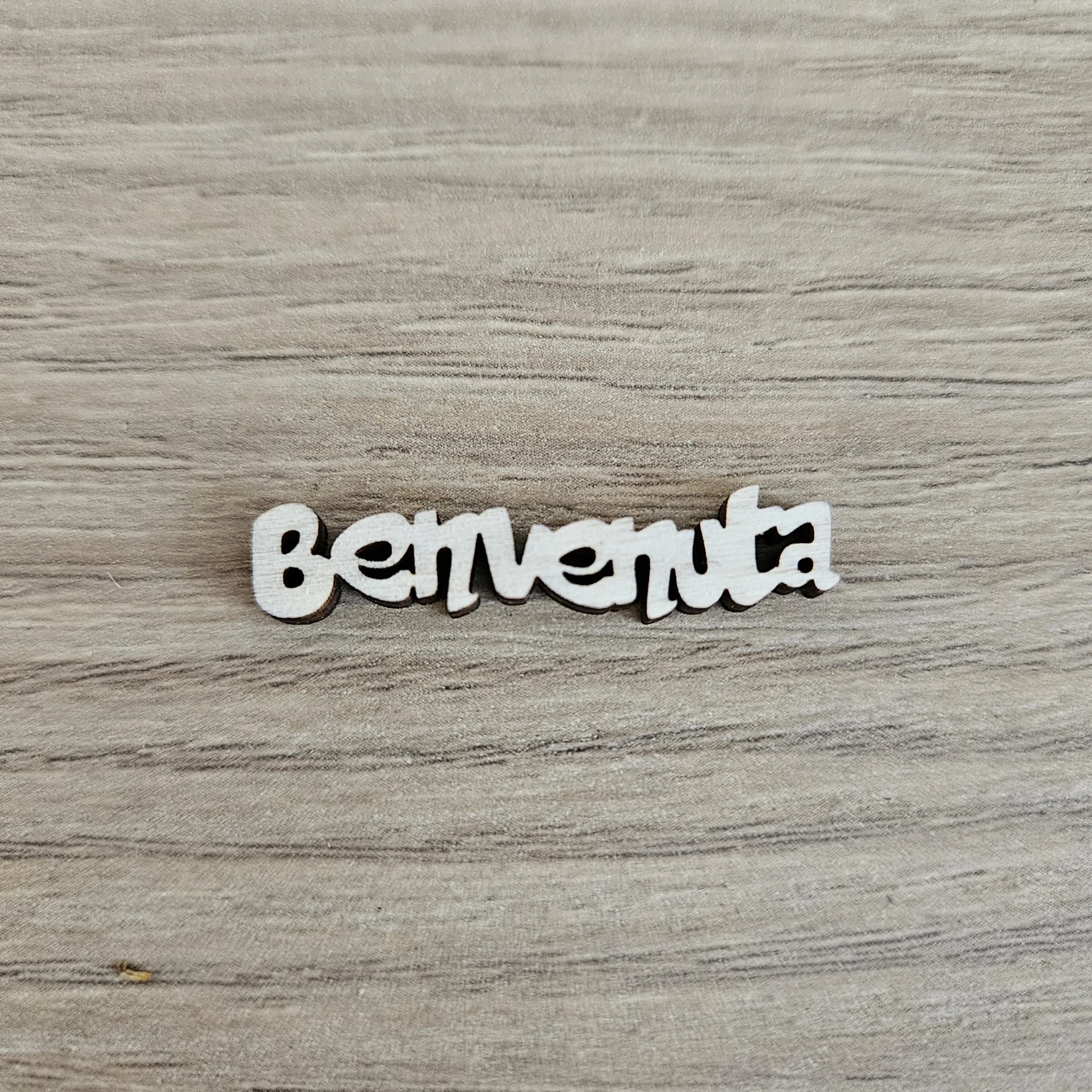 Sagoma in legno Scritta Benvenuta